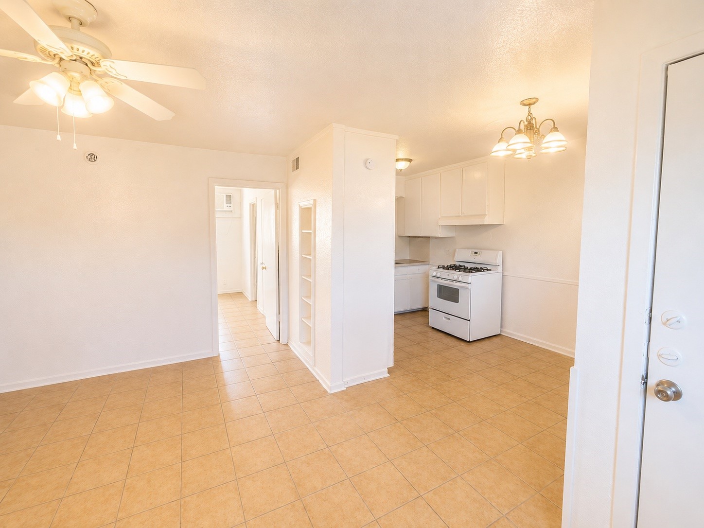 3906 Video Street, Unit F Dickinson, TX 77539 - Photo 2 of 16 Living