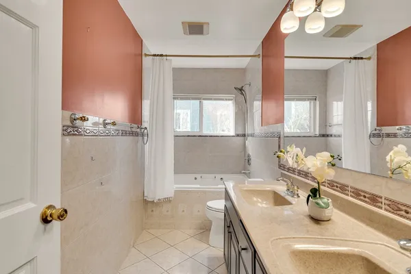 $998,000 | 120 Massachusetts Avenue, Unit 120, Lexington, MA 02420