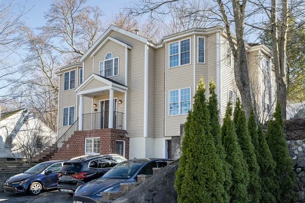 $998,000 | 120 Massachusetts Avenue, Unit 120, Lexington, MA 02420
