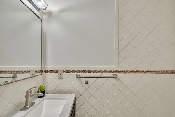 $998,000 | 120 Massachusetts Avenue, Unit 120, Lexington, MA 02420