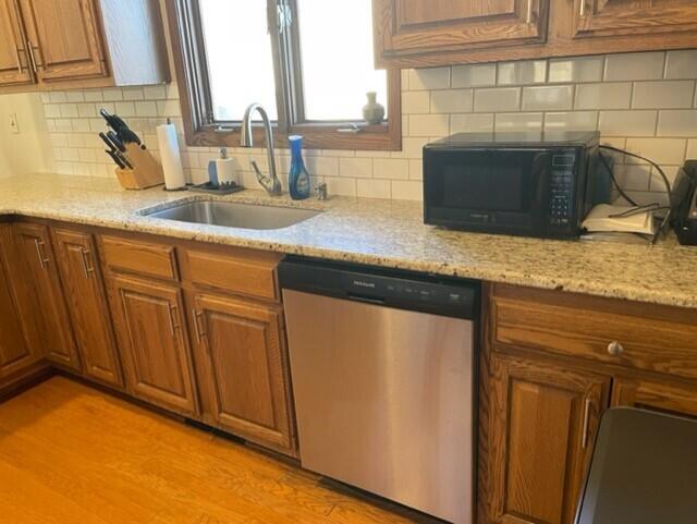 1707 Miller Road Lake Geneva, WI 53147 - Photo 10 of 26 Granite counters in updated kitchen