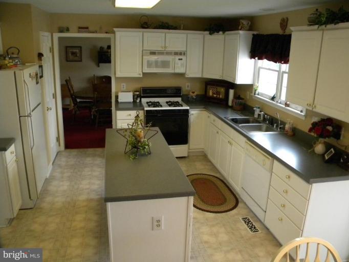 440 North Springdale Road Westminster, MD 21158 - Photo 15 of 30 Kitchen