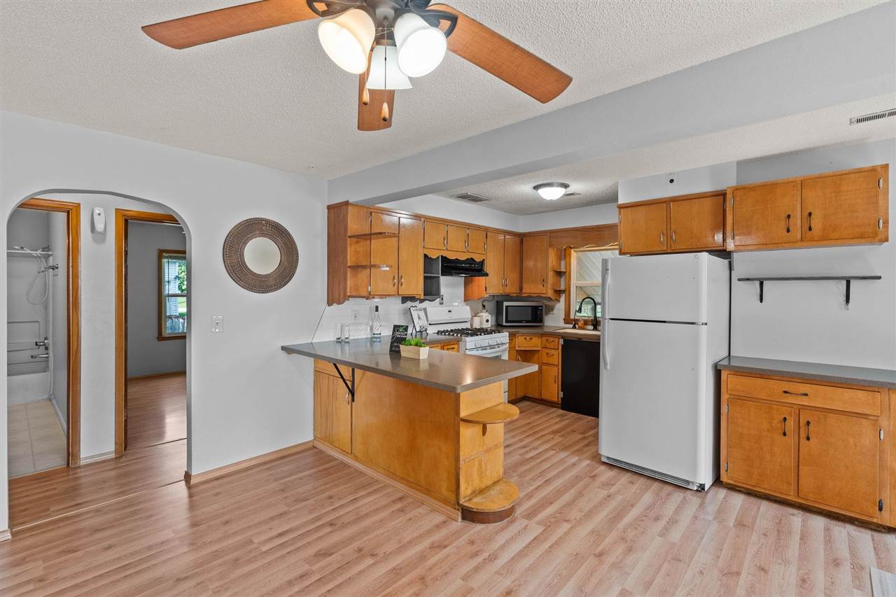 718 3rd Street Kalona, IA 52247 - Photo 9 of 33 Gallery Image 9