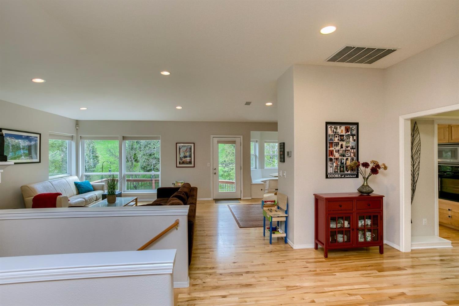 792 Roca Street Ashland, OR 97520 - Photo 11 of 32 Additional Photo