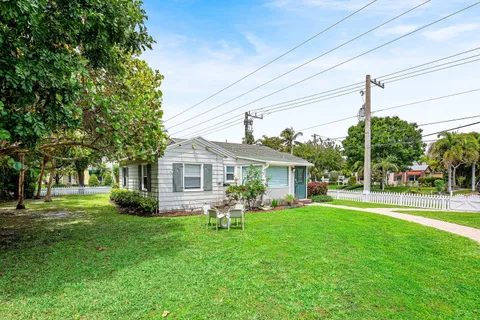 $1,549,000 | 145 North Swinton Avenue, Delray Beach, FL 33444
