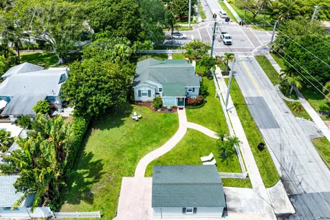 $1,549,000 | 145 North Swinton Avenue, Delray Beach, FL 33444