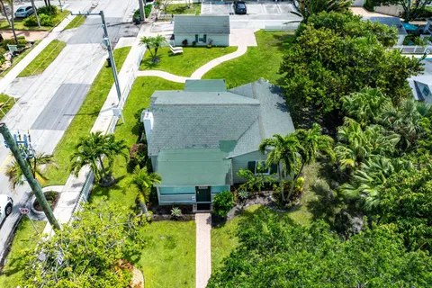 $1,549,000 | 145 North Swinton Avenue, Delray Beach, FL 33444