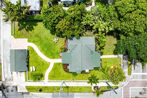 $1,549,000 | 145 North Swinton Avenue, Delray Beach, FL 33444