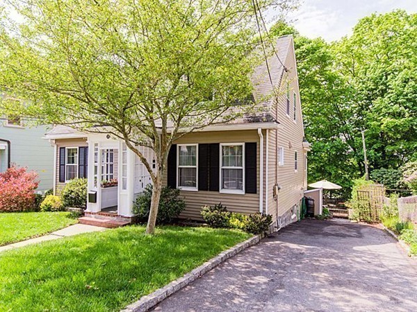 28 Sunset Hill Road Boston, MA 02132 - Photo 17 of 19 Gallery Image 17