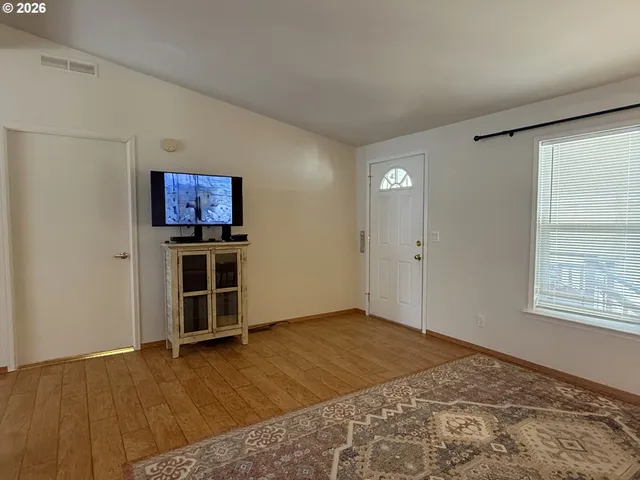 $99,000 | 213 West River Ridge Avenue, Roseburg, OR 97471