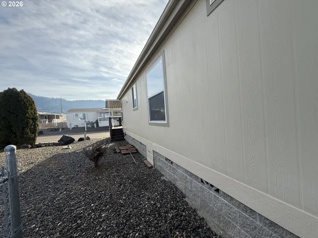 $99,000 | 213 West River Ridge Avenue, Roseburg, OR 97471