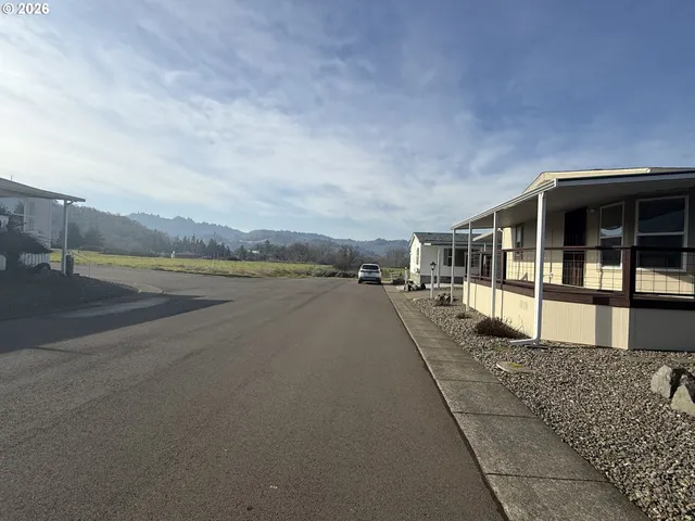 $99,000 | 213 West River Ridge Avenue, Roseburg, OR 97471