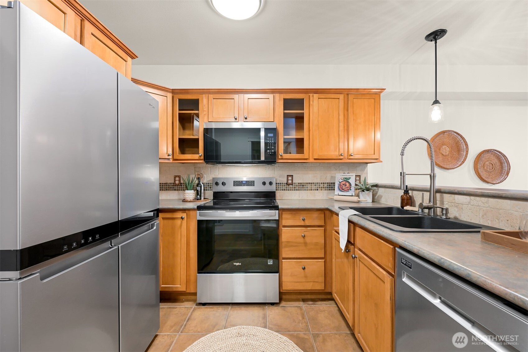 690 32nd Street, Unit 408 Bellingham, WA 98225 - Photo 12 of 26