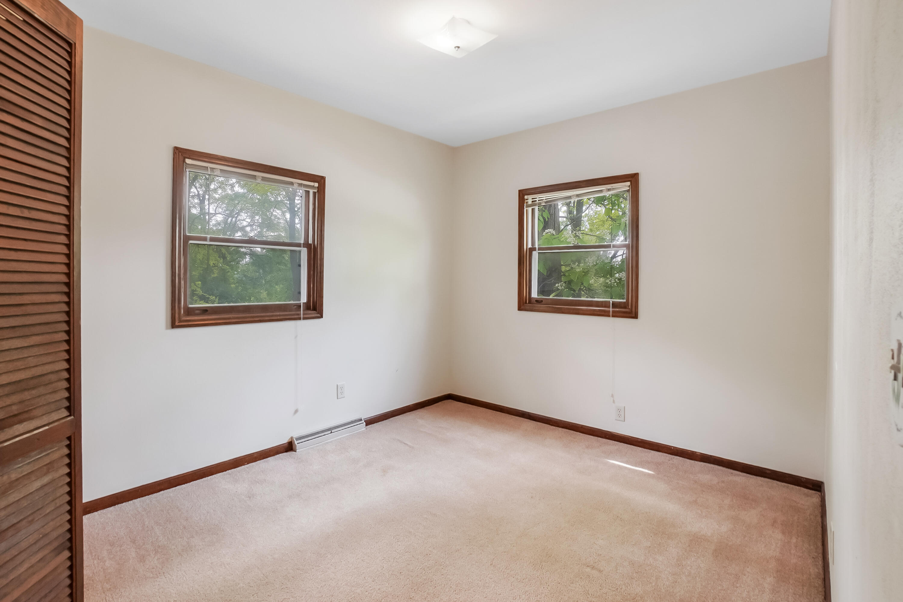 224 Plank Road Mukwonago, WI 53149 - Photo 17 of 30 Bedroom 2