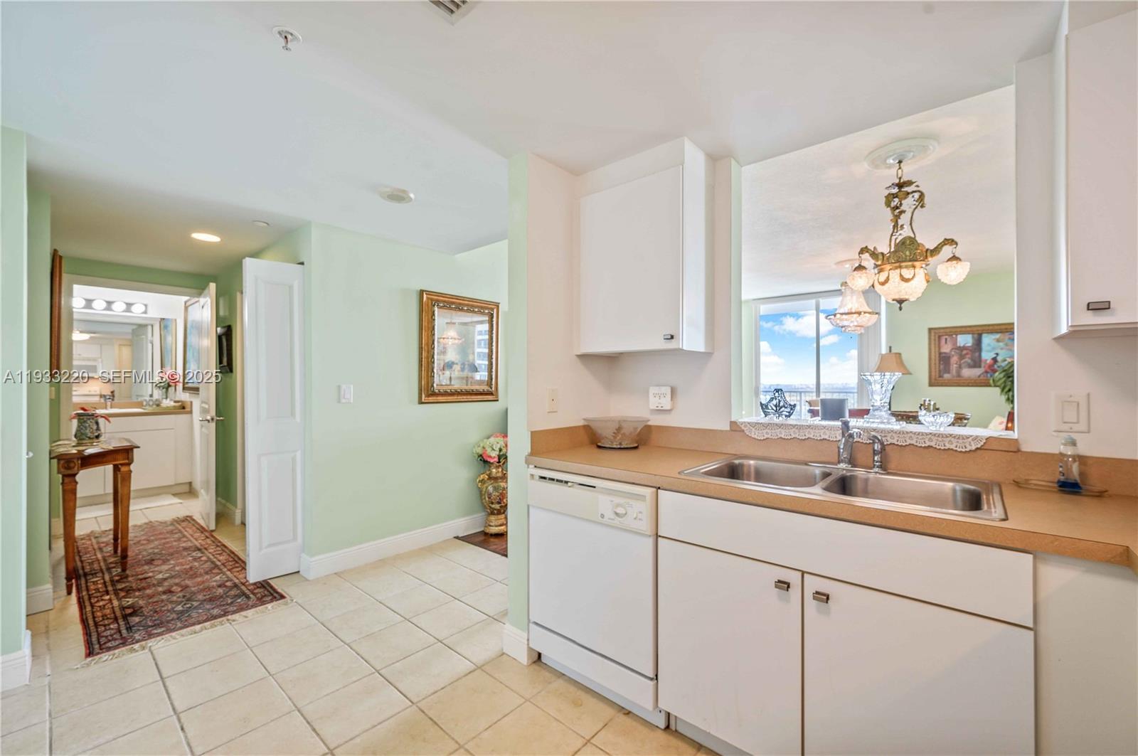 1250 South Miami Avenue, Unit 1907 Miami, FL 33130 - Photo 11 of 27