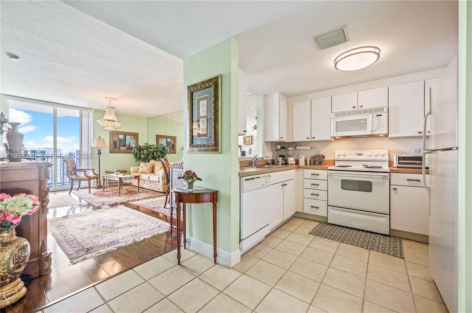 1250 South Miami Avenue, Unit 1907 Miami, FL 33130 - Photo 9 of 27