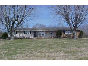5945 Handy Road Bloomington, IN 47401 - Photo 3 of 16