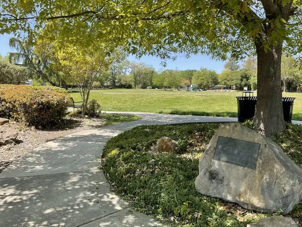 $699,000 | 345 Wilson Lane, Windsor, CA 95492