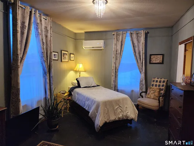 $895,000 | 350 Hartford Pike, Killingly, CT 06241