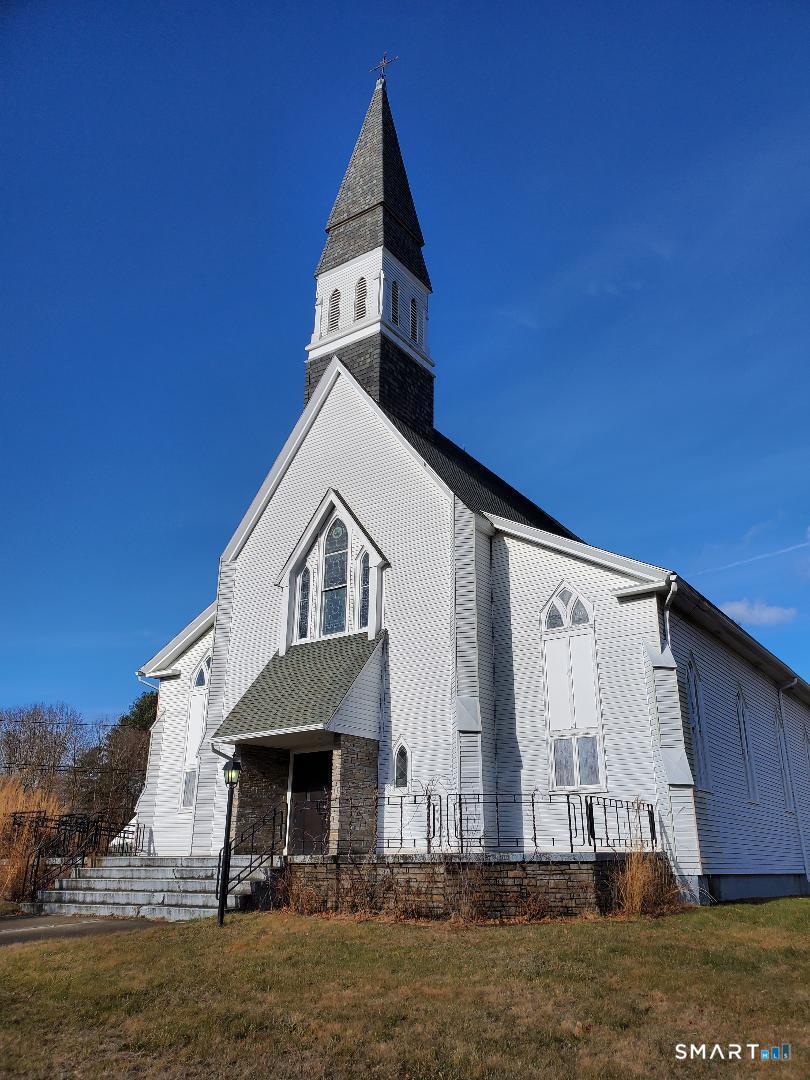 350 Hartford Pike Killingly, CT 06241 - Photo 28 of 32 a front view of house with yard
