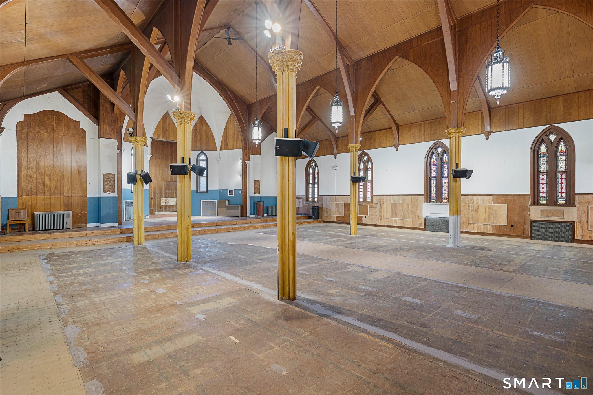 350 Hartford Pike Killingly, CT 06241 - Photo 31 of 32 a view of a building with stairs