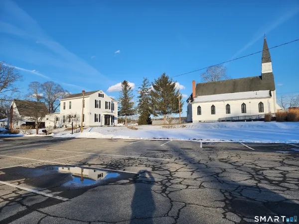 $895,000 | 350 Hartford Pike, Killingly, CT 06241