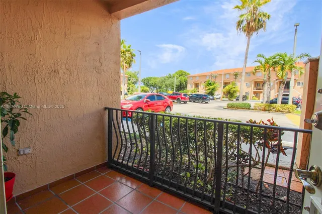 $2,700 | 17425 Northwest 75th Place, Unit 105, Hialeah, FL 33015