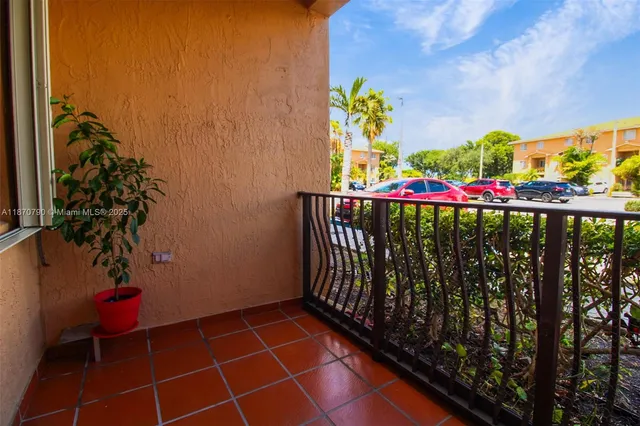 $2,700 | 17425 Northwest 75th Place, Unit 105, Hialeah, FL 33015