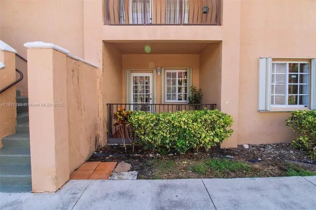 $2,700 | 17425 Northwest 75th Place, Unit 105, Hialeah, FL 33015