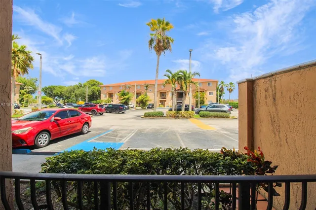 $2,700 | 17425 Northwest 75th Place, Unit 105, Hialeah, FL 33015