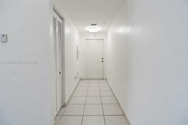 $2,700 | 17425 Northwest 75th Place, Unit 105, Hialeah, FL 33015