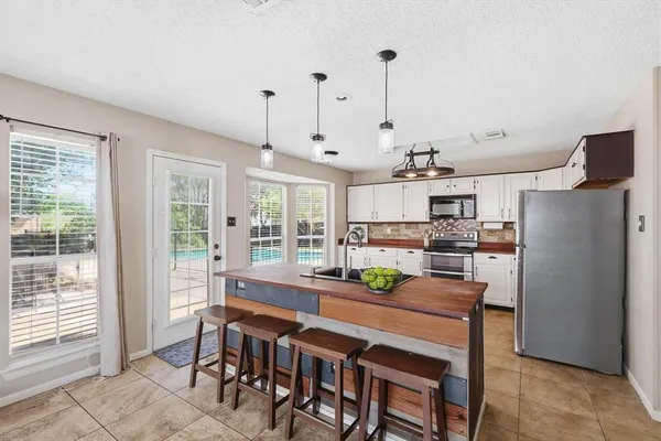 $405,000 | 1520 Warwick Drive, Mansfield, TX 76063