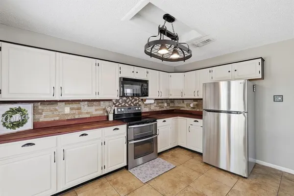 $405,000 | 1520 Warwick Drive, Mansfield, TX 76063