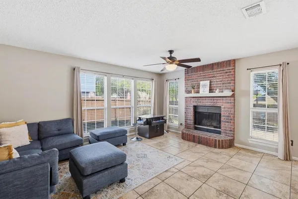 $405,000 | 1520 Warwick Drive, Mansfield, TX 76063