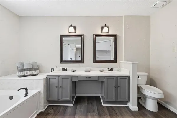 $405,000 | 1520 Warwick Drive, Mansfield, TX 76063