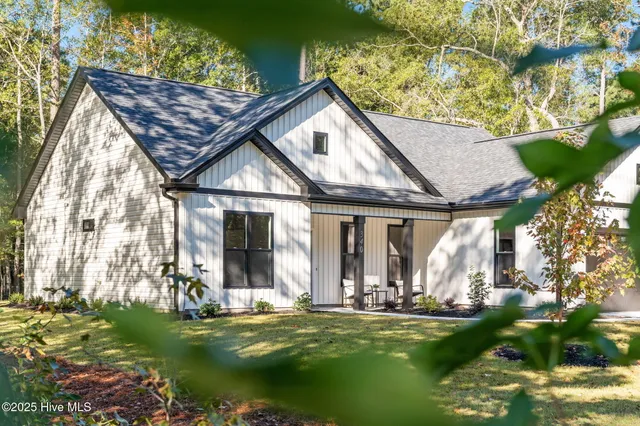 $414,900 | 340 Persimmon Road Southwest, Calabash, NC 28467