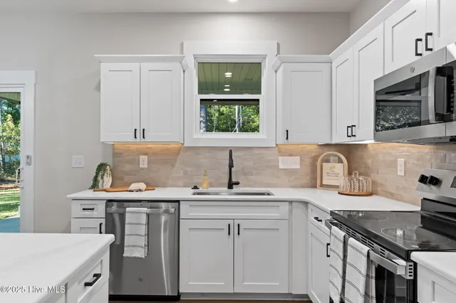 $414,900 | 340 Persimmon Road Southwest, Calabash, NC 28467