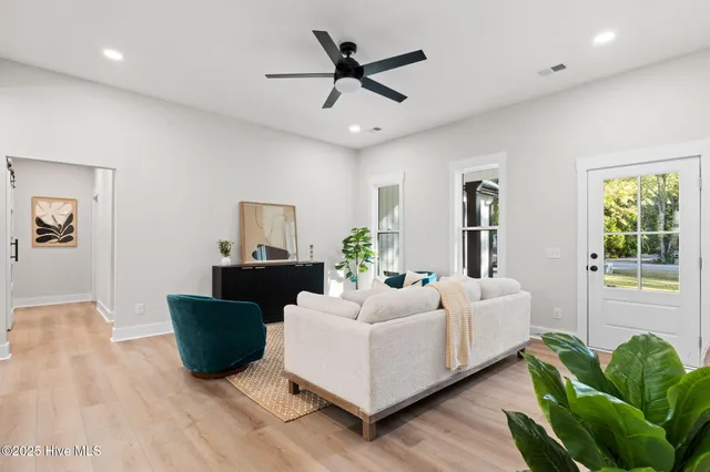 $414,900 | 340 Persimmon Road Southwest, Calabash, NC 28467