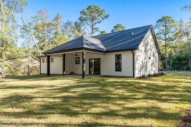 $414,900 | 340 Persimmon Road Southwest, Calabash, NC 28467