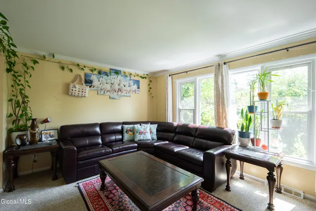 $439,000 | 51 Aspen Circle, Albany, NY 12208