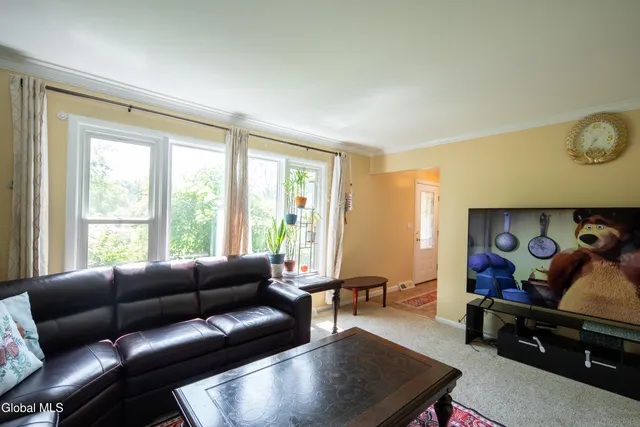 $439,000 | 51 Aspen Circle, Albany, NY 12208