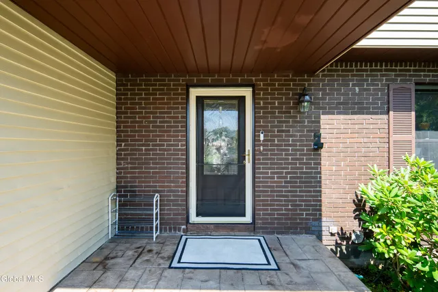 $439,000 | 51 Aspen Circle, Albany, NY 12208