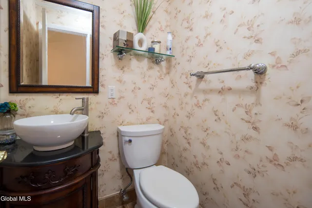 $439,000 | 51 Aspen Circle, Albany, NY 12208