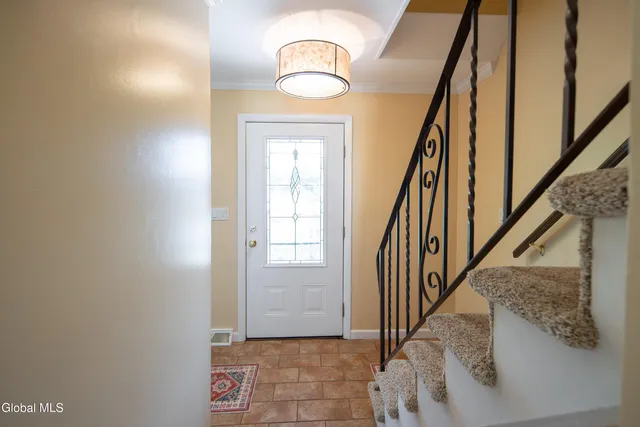 $439,000 | 51 Aspen Circle, Albany, NY 12208