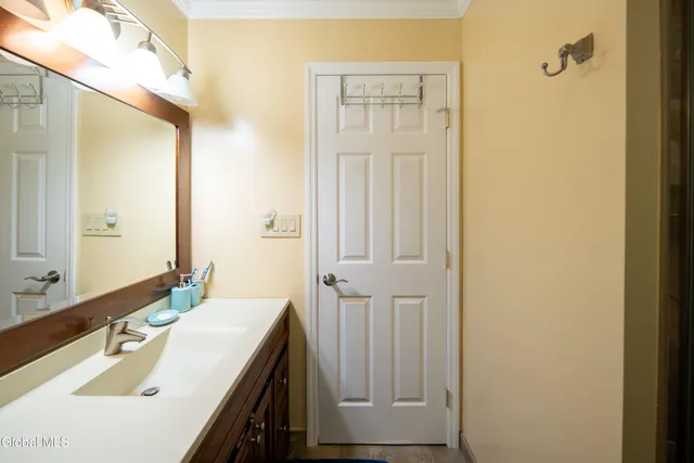 $439,000 | 51 Aspen Circle, Albany, NY 12208