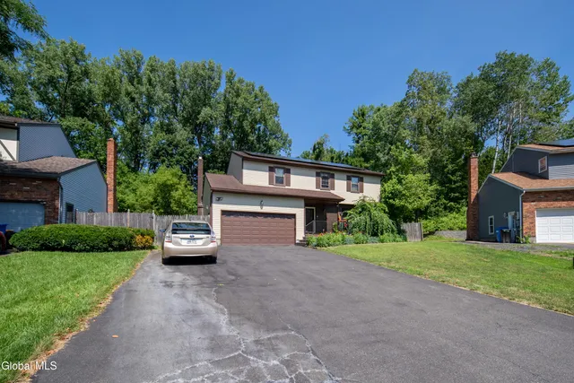 $439,000 | 51 Aspen Circle, Albany, NY 12208