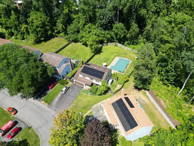 $439,000 | 51 Aspen Circle, Albany, NY 12208