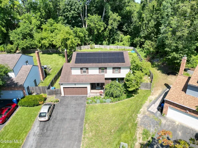 $439,000 | 51 Aspen Circle, Albany, NY 12208