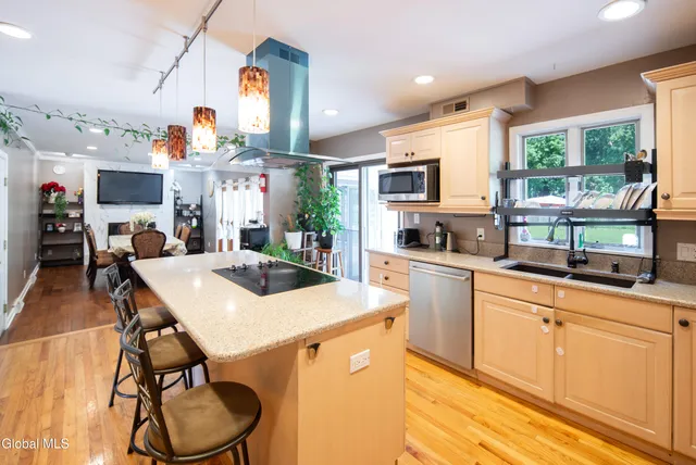 $439,000 | 51 Aspen Circle, Albany, NY 12208