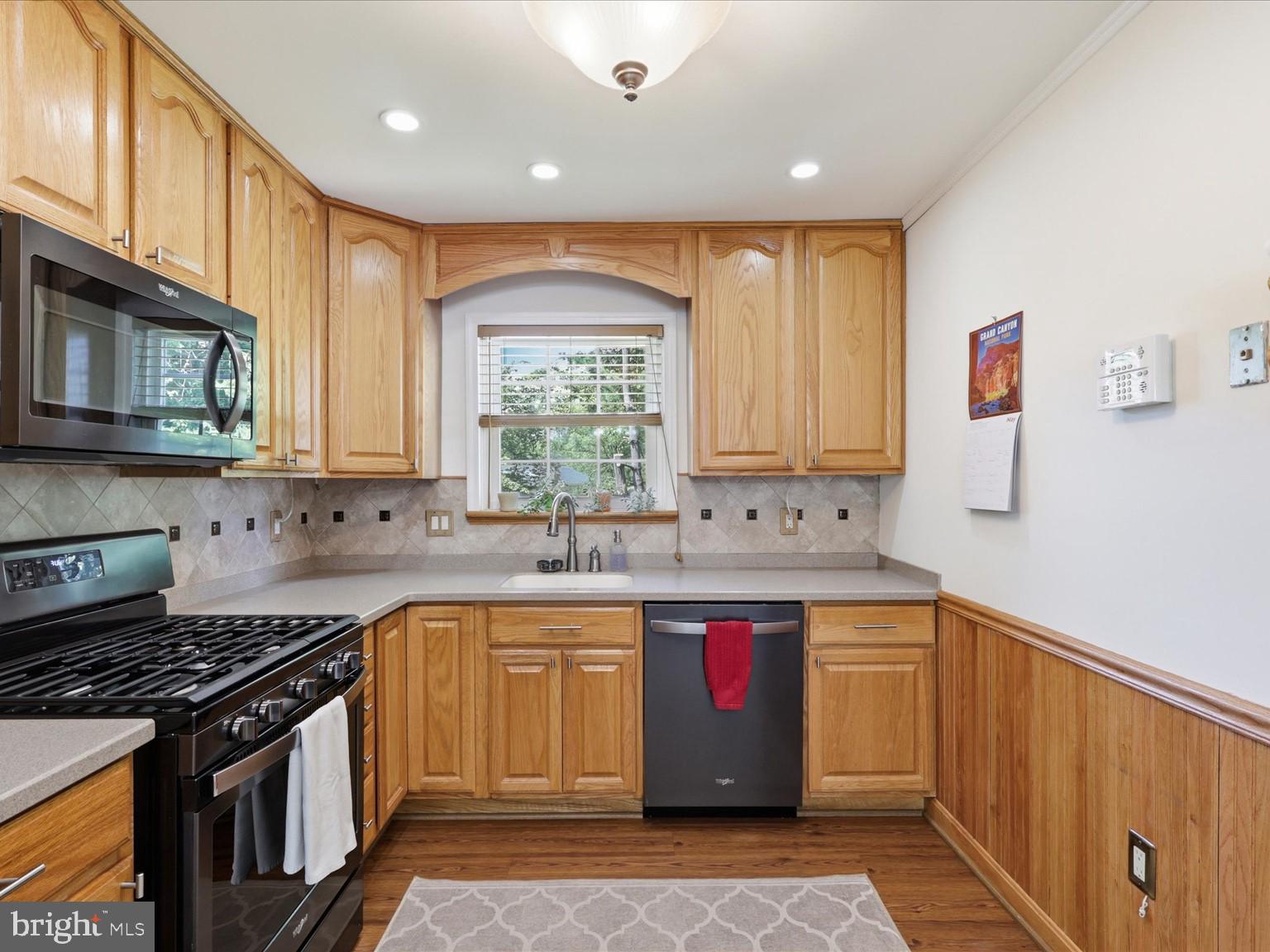 14330 Lindendale Road Woodbridge, VA 22193 - Photo 10 of 32 Gallery Image 10